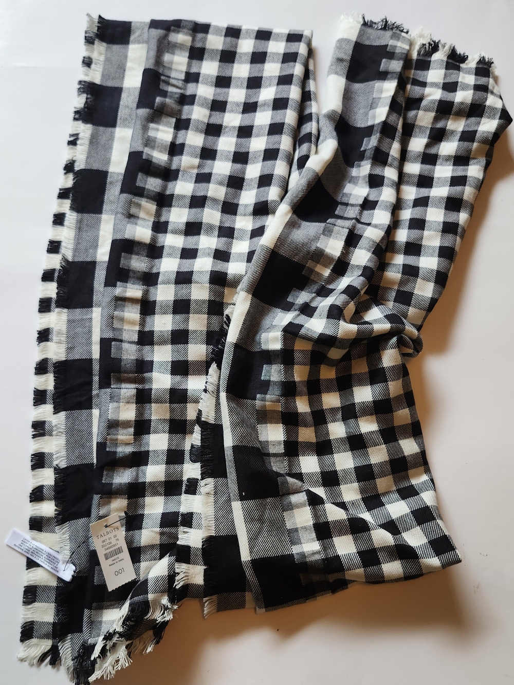 NWT BLACK AND WHITE TALBOTS SCARF - Picture 9 of 11